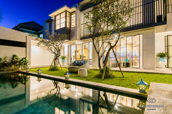 Image 3 from 4 Bedroom Modern Villa For Rent in the center of Berawa Bali