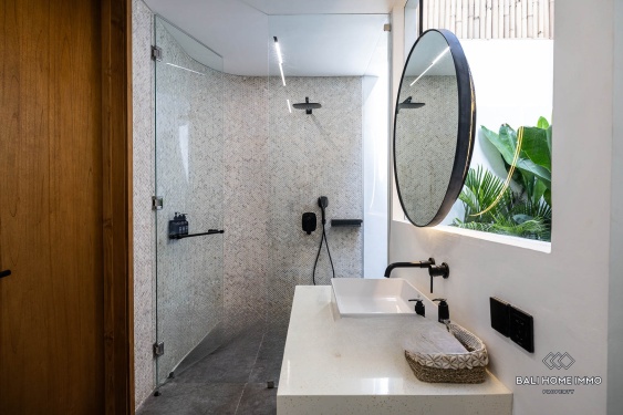 Image 19 from 4 Bedroom Modern Villa for sale leasehold near Batu Bolong beach