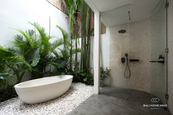 Image 20 from 4 Bedroom Modern Villa for sale leasehold near Batu Bolong beach