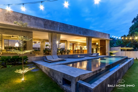 Image 1 from Vila modern 4 kamar berpemandangan hutan dan sungai dijual di Pererenan Beachside