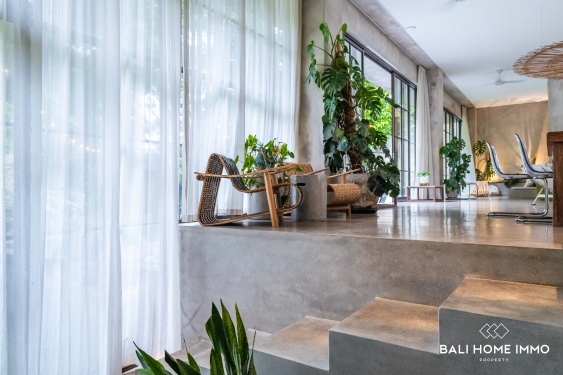 Image 17 from Vila modern 4 kamar berpemandangan hutan dan sungai dijual di Pererenan Beachside