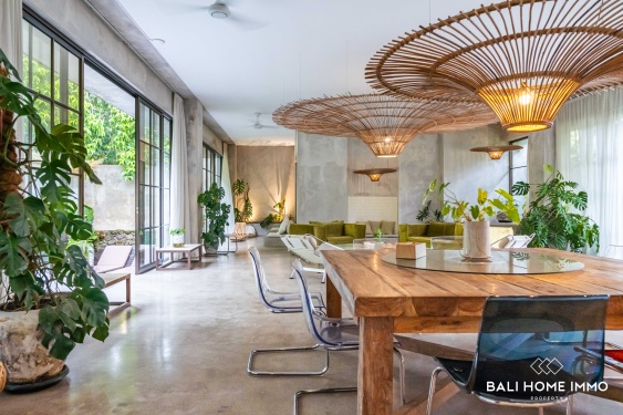 Image 14 from Vila modern 4 kamar berpemandangan hutan dan sungai dijual di Pererenan Beachside