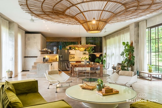 Image 10 from Vila modern 4 kamar berpemandangan hutan dan sungai dijual di Pererenan Beachside