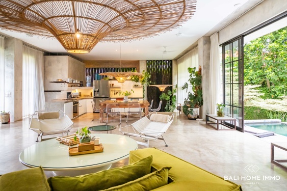 Image 9 from Vila modern 4 kamar berpemandangan hutan dan sungai dijual di Pererenan Beachside