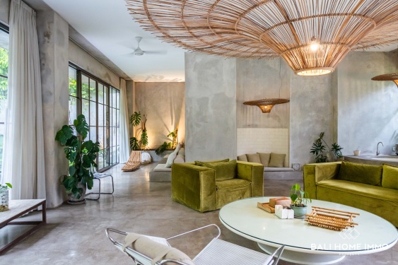 Image 5 from Vila modern 4 kamar berpemandangan hutan dan sungai dijual di Pererenan Beachside