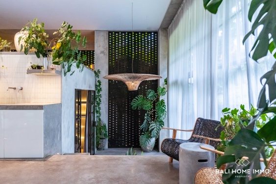 Image 16 from Vila modern 4 kamar berpemandangan hutan dan sungai dijual di Pererenan Beachside