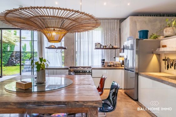 Image 15 from Vila modern 4 kamar berpemandangan hutan dan sungai dijual di Pererenan Beachside