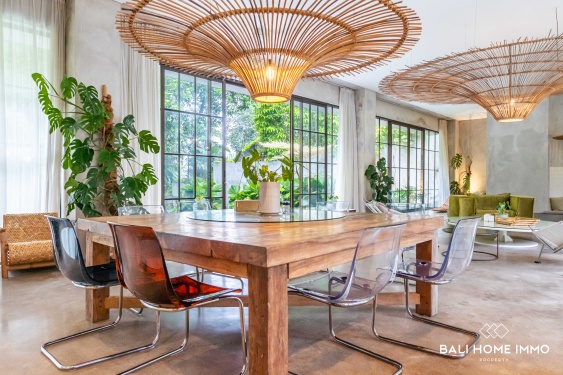 Image 13 from Vila modern 4 kamar berpemandangan hutan dan sungai dijual di Pererenan Beachside