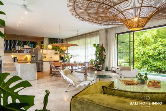 Image 8 from Vila modern 4 kamar berpemandangan hutan dan sungai dijual di Pererenan Beachside