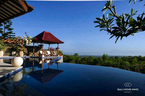 Image 2 from Villa de 4 chambres avec vue sur l'océan à louer au mois à Uluwatu Bali