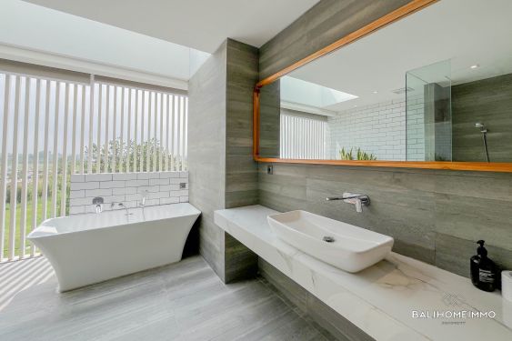 Image 13 from Disewakan Penthouse 4 Kamar  dengan Pemandangan Sawah di Kuta Bali