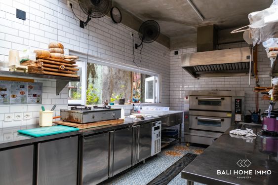 Image 8 from Dijual Resor 4 Kamar serta Restoran di Babakan Canggu