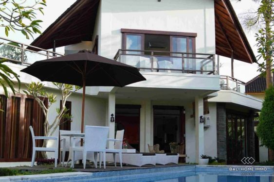 Image 2 from 4 Bedroom Tropical Villa For Rent in Canggu