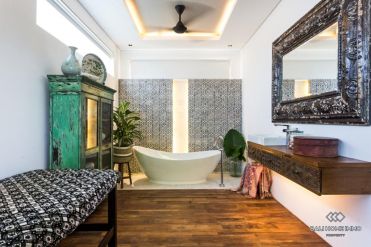 Image 2 from Villa 5 Kamar Dijual di Batu Bolong - Canggu