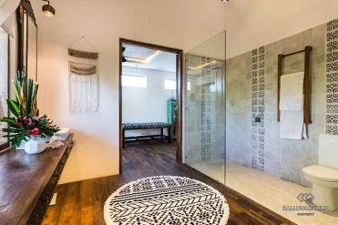 Image 4 from 5 Bedroom Villa for Sale Batu Bolong - Canggu