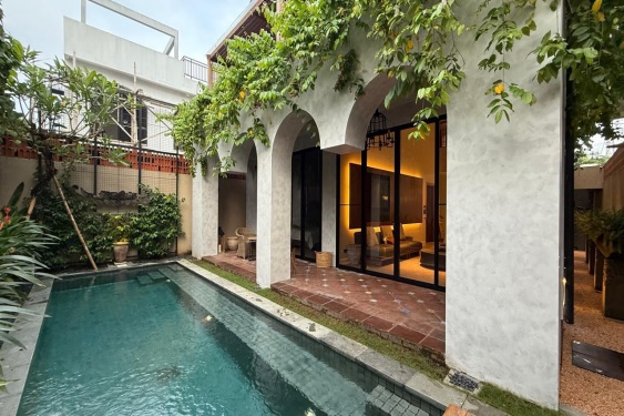Image 1 from 4 bedroom villa for rent in Bali Petitenget
