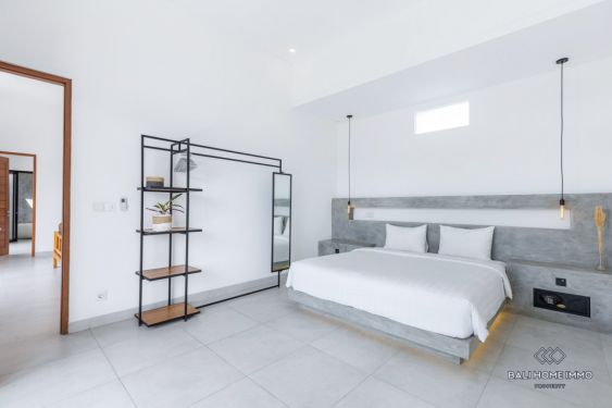 Image 8 from VILLA DE 4 CHAMBRES À COUCHER À VENDRE EN BAIL À PADANG LINJONG CANGGU BALI