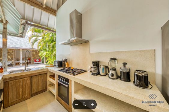 Image 6 from 4 Bedroom Villa For sale and rent in Seminyak Bali