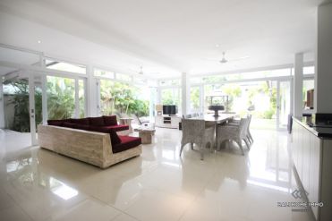 Image 5 from 4 Bedroom Villa for Yearly Rental in Bali Seminyak