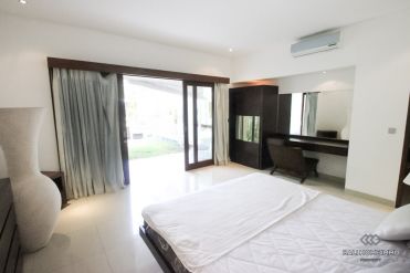 Image 8 from 4 Bedroom Villa for Yearly Rental in Bali Seminyak