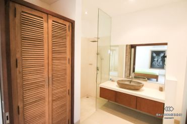 Image 9 from 4 Bedroom Villa for Yearly Rental in Bali Seminyak