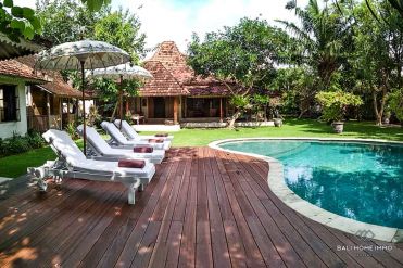 Image 1 from 5 Bedroom Villa For Rent in Seminyak Bali
