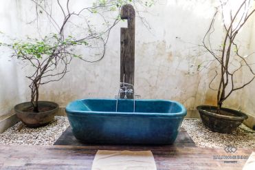 Image 13 from 5 Bedroom Villa For Rent in Seminyak Bali