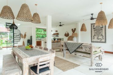 Image 16 from Villa 4 Kamar Tidur Dikontrakan Jangka Panjang di Umalas