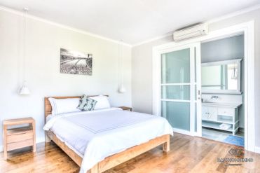 Image 11 from Villa Keluarga 4 Kamar Tidur dengan Taman Luas Dijual di Canggu Berawa