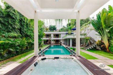 Image 3 from Villa de luxe de 4 chambres à louer au mois à Babakan Canggu Bali