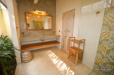 Image 5 from 4 Bedroom Villa with Ricefield View For Yearly Rental in Umalas