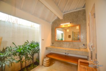 Image 3 from 4 Bedroom Villa with Ricefield View For Yearly Rental in Umalas