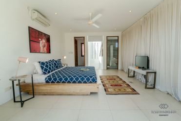 Image 2 from Villa 4 Kamar Tidur Dijual dan Disewakan di Bali Seminyak