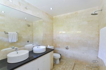 Image 2 from Villa 4 Kamar Disewakan di Seminyak