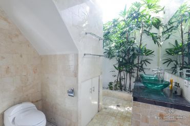 Image 3 from 4 Bedroom Villa for Rent in Seminyak Residential Area