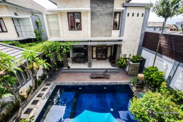 Image 2 from 4 Bedroom Villa For Yearly Rental in Seminyak