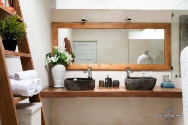 Image 6 from Villa de 4 chambres à louer à l'année à Bali Seminyak