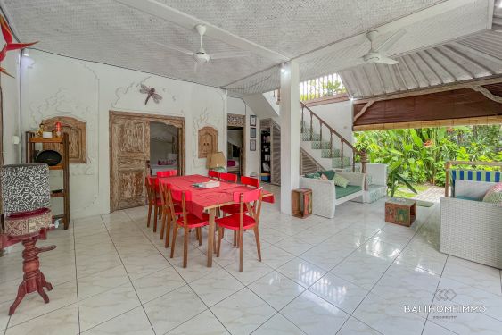 Image 3 from 4 Bedroom Villa Ideal for Renovation for Sale in Prime Area of Seminyak Bali
