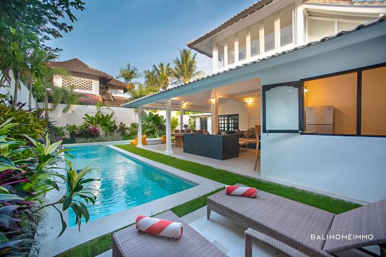 Image 1 from 4 Bedroom Villa Ideal for Renovation for Sale in Seminyak Bali