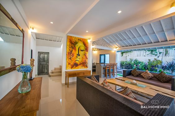 Image 3 from 4 Bedroom Villa Ideal for Renovation for Sale in Seminyak Bali