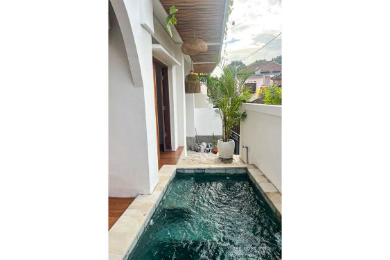 Image 2 from Villa de 4 chambres avec toit à louer au mois à Padonan Canggu Bali
