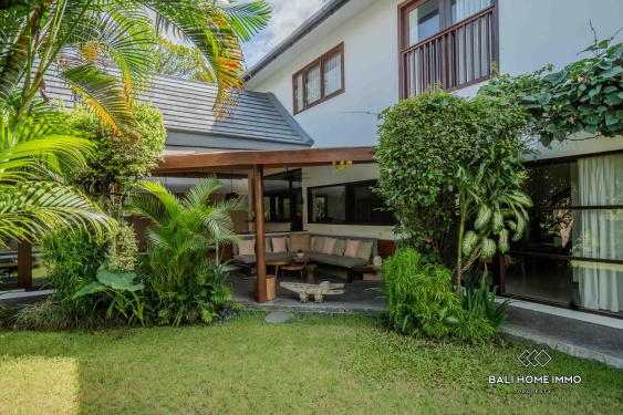 Image 2 from 4 Bedroom Villa with Spacious Garden Near a School in Canggu Bali