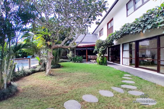 Image 3 from 4 Bedroom Villa with Spacious Garden Near a School in Canggu Bali