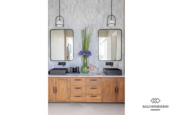 Image 18 from Villa de 4 chambres à louer à l'année près de Berawa Beach Canggu Bali