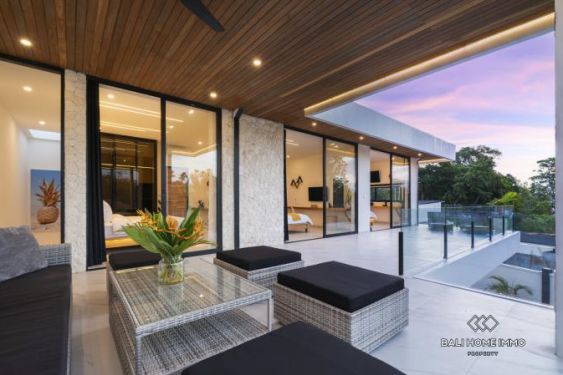 Image 19 from 5 bedroom villa with garden for sale in Bali Canggu Batu Bolong