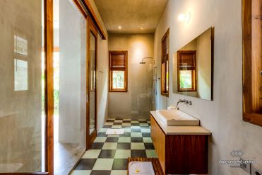 Image 2 from 4 Bedrooms Villa for Sale Leasehold in Berawa