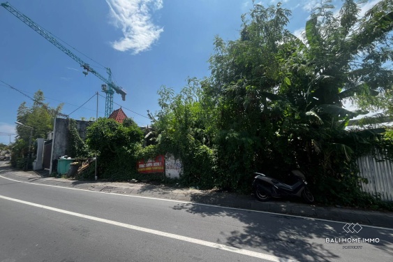 Image 6 from 5.3 streetfront land in touristic zone for sale in berawa