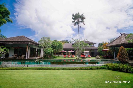 Image 1 from Domaine de 5 chambres avec grand jardin à vendre au coeur de Pererenan Bali
