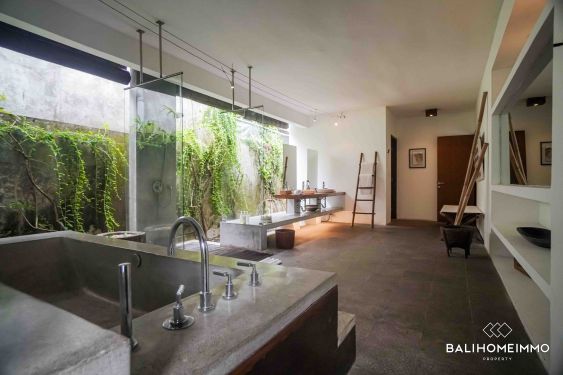 Image 16 from Dijual Perumahan 5 Kamar dengan Taman Besar di pusat Pererenan Bali