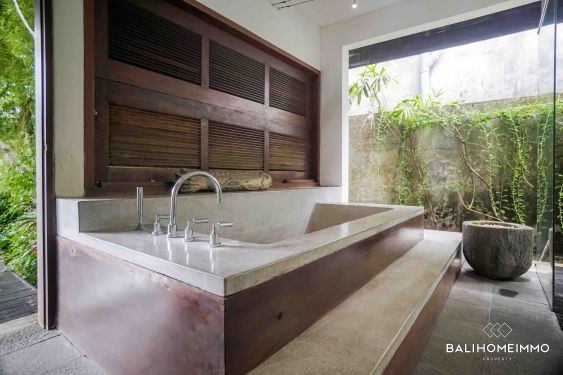 Image 15 from Dijual Perumahan 5 Kamar dengan Taman Besar di pusat Pererenan Bali